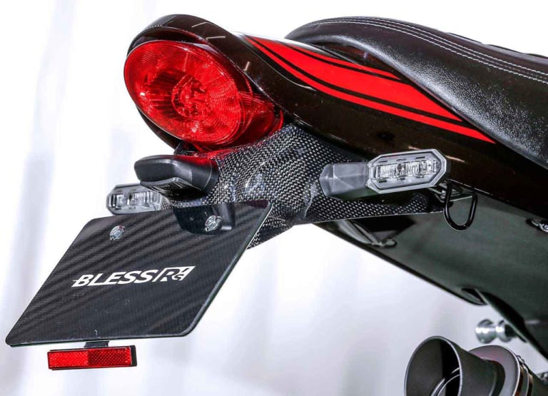 リヤショートナンバーベース|カワサキZ900RSをカーボンエアロでスポーティにドレスアップ【ブレス アールズ】