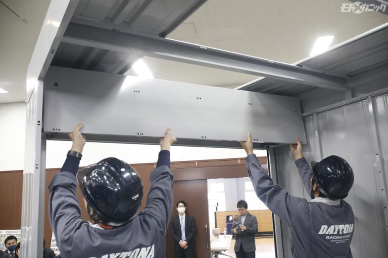 シャッターカバーを標準装備|デイトナのバイク専用ガレージが出荷累計1000棟を達成 【盗難防止にも役立つ】