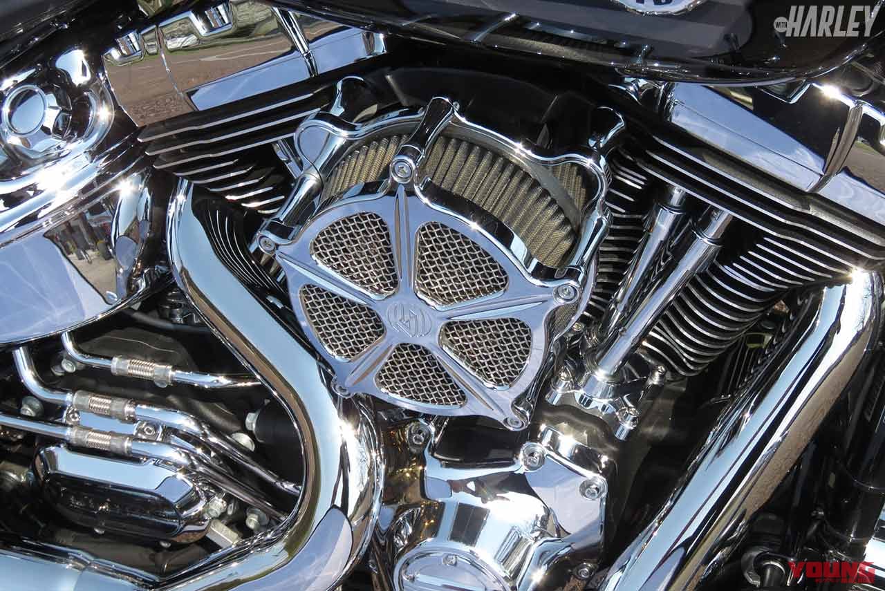 RSDのスピード5エアークリーナー|ソフテイルブレイクアウトのスープアップカスタム【ハーレーカスタムトレンドNEWS】