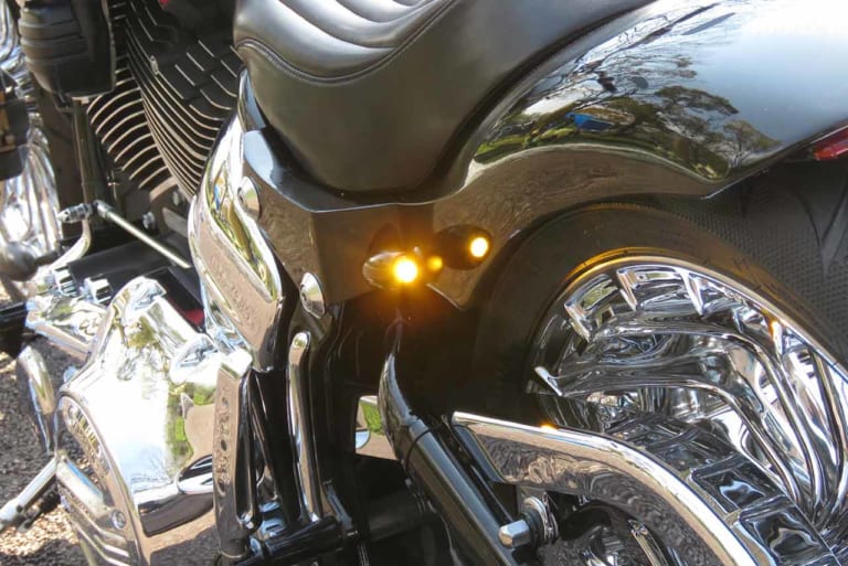 リヤウインカーはLED|ソフテイルブレイクアウトのスープアップカスタム【ハーレーカスタムトレンドNEWS】