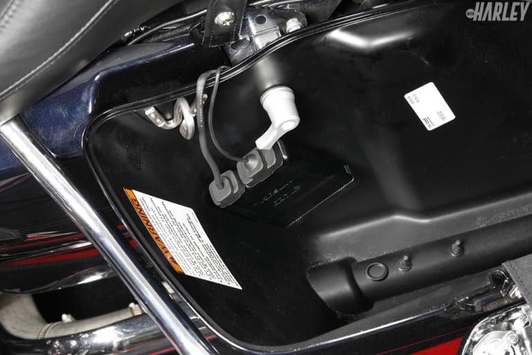 GPS搭載 ETC2.0車載器「MSC-BE700E」ハーレー装着レポート|GPS搭載 ETC2.0車載器「MSC-BE700E」をハーレーに装着してみた