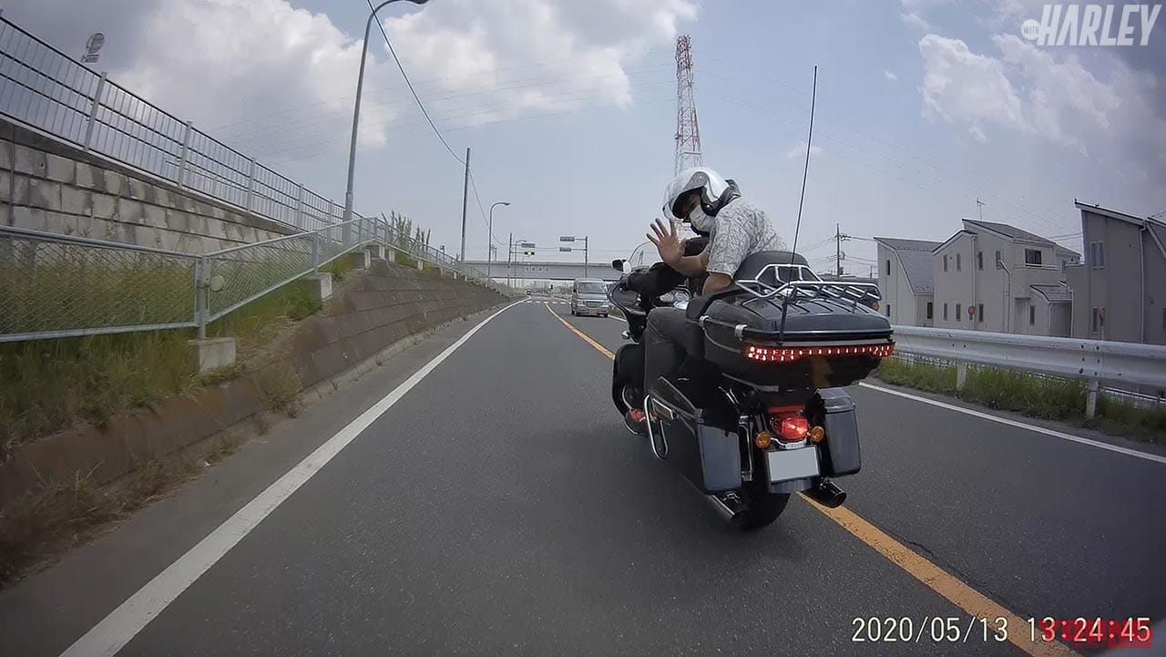 GPS搭載 ETC2.0車載器「MSC-BE700E」ハーレー装着レポート|GPS搭載 ETC2.0車載器「MSC-BE700E」をハーレーに装着してみた