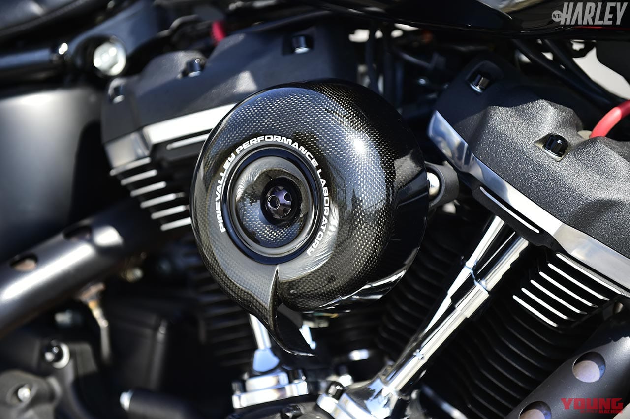 S&Sステルスエアクリーナー+パインバレーオリジナルカーボンカバー|M8ハーレーチューニングのキモ=ジャパンスペックカム【FXBBストリートボブ】