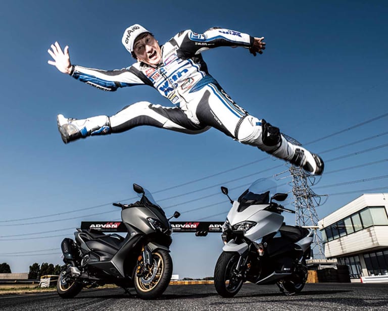 YAMAHA TMAX560 |ヤマハ新旧TMAX560vs530スポーツ走行対決〈後編:筑波サーキット激走比較〉