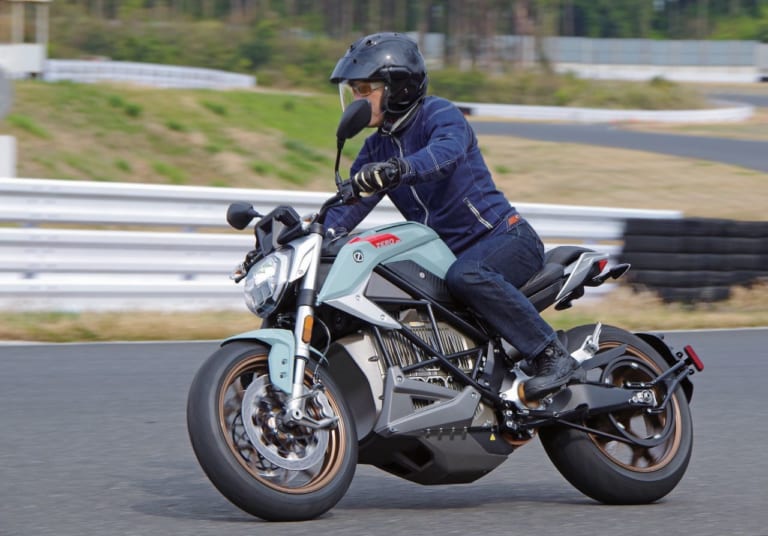 電動スポーツネイキッド「ゼロSR/F」試乗レポート【最高速200km/h!】|電動スポーツネイキッド「ゼロSR/F」試乗レポート【最高速200km/h!】