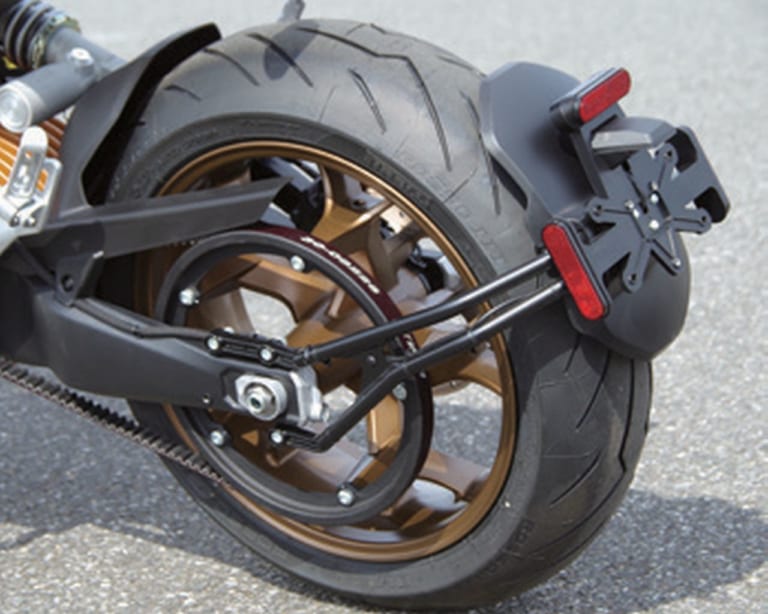 ZERO MOTORCYCLES ZERO SR/F|電動スポーツネイキッド「ゼロSR/F」試乗レポート【最高速200km/h!】