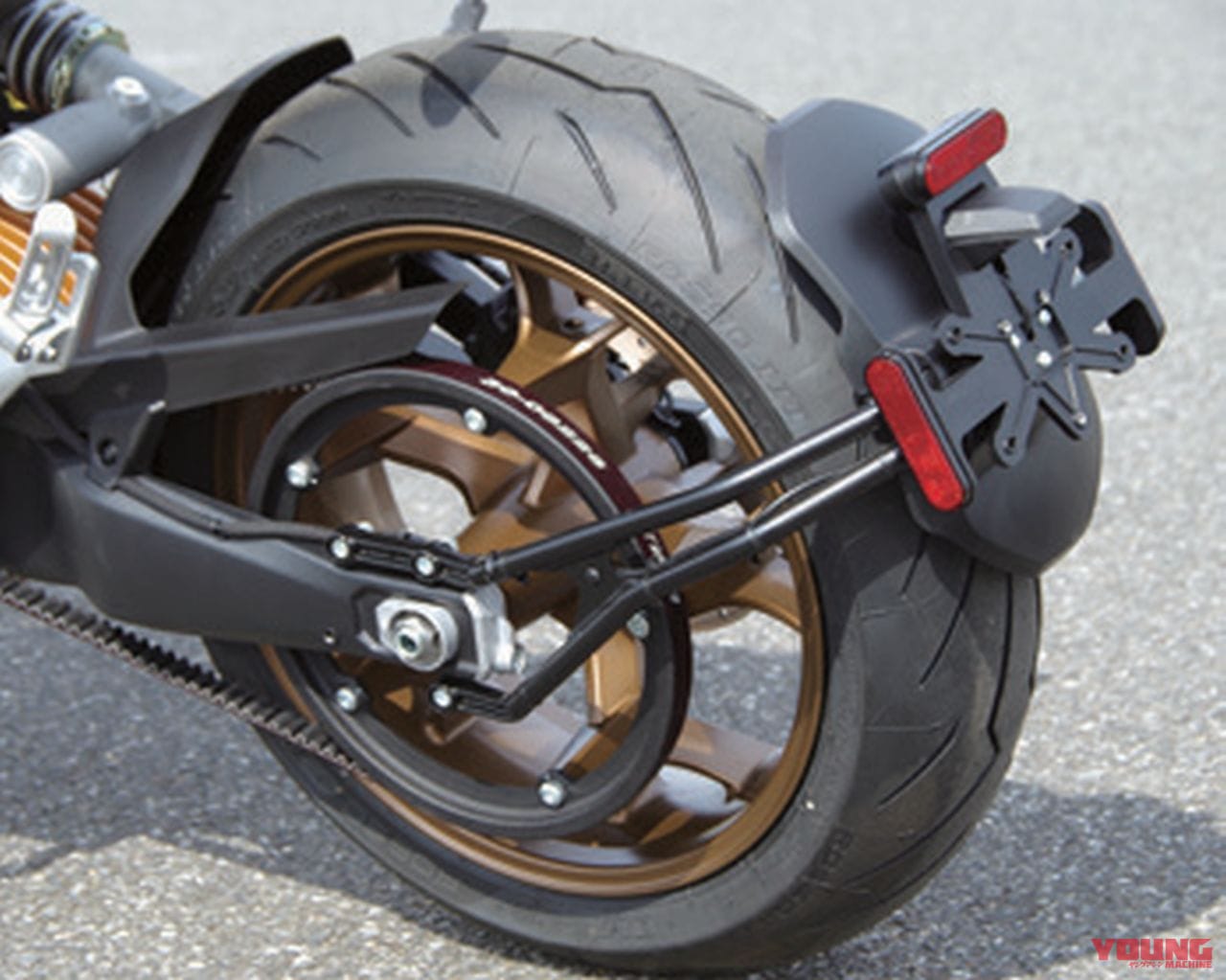 ZERO MOTORCYCLES ZERO SR/F|電動スポーツネイキッド「ゼロSR/F」試乗レポート【最高速200km/h!】