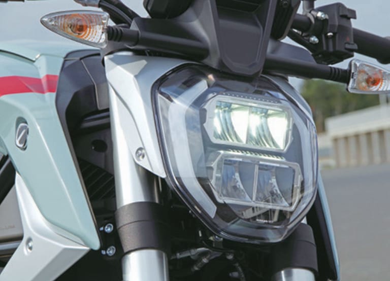 ZERO MOTORCYCLES ZERO SR/F|電動スポーツネイキッド「ゼロSR/F」試乗レポート【最高速200km/h!】