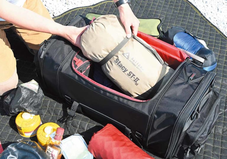 パッキング シートバッグタイプ ヘンリービギンズ(デイトナ)・キャンプシートバッグプロ DH-745|バイクでキャンプツーリング:キャンプ道具積載術(パッキング編)