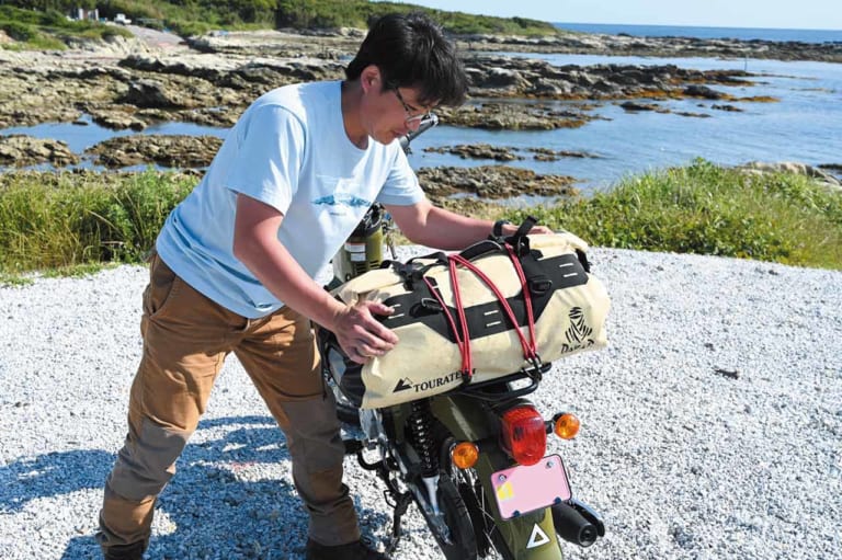 キャンプ道具バイク積載術〈ショックコード編〉【ソロで楽しむバイクキャンプ入門】|バイクでキャンプツーリング:キャンプ道具積載術(ショックコード編)