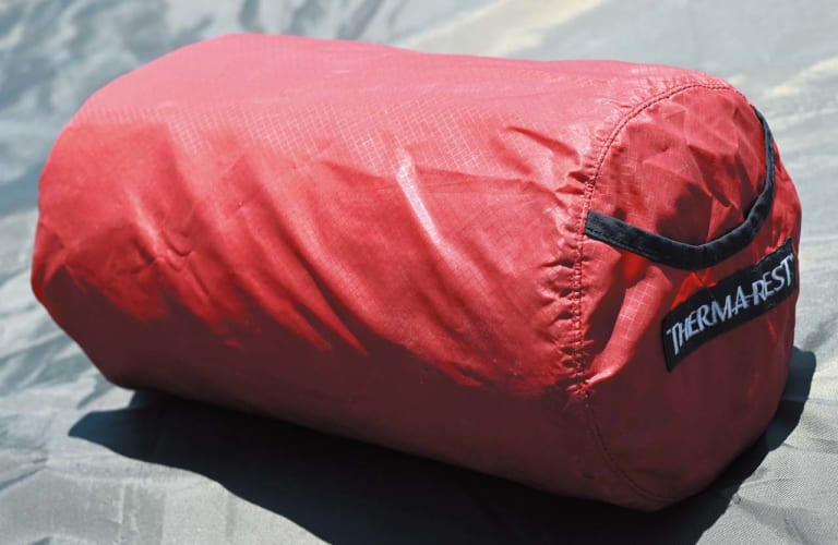 キャンプグッズ選びのコツ#2シュラフ・マット・ヘッドライト編【ソロで楽しむバイクキャンプ入門】|キャンプグッズ選びのコツ#2 シュラフ/マット等【ソロで楽しむバイクキャンプ入門】