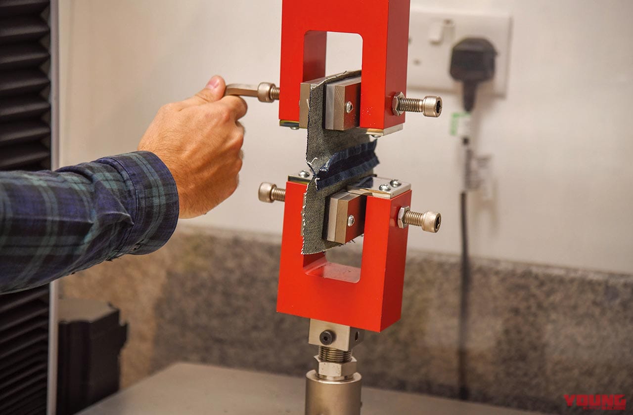 超強靭ジーンズ「オックスフォード」登場|超強靭ジーンズ「オックスフォード」登場【AA CE認可を取得した耐摩耗性・耐衝撃性】