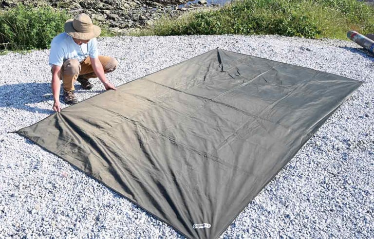 設営:吊り下げ式ドームテントの場合|ソロで楽しむバイクキャンプ成功マニュアル〈タイムスケジュール編〉