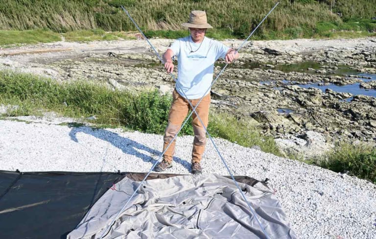 設営:吊り下げ式ドームテントの場合|ソロで楽しむバイクキャンプ成功マニュアル〈タイムスケジュール編〉