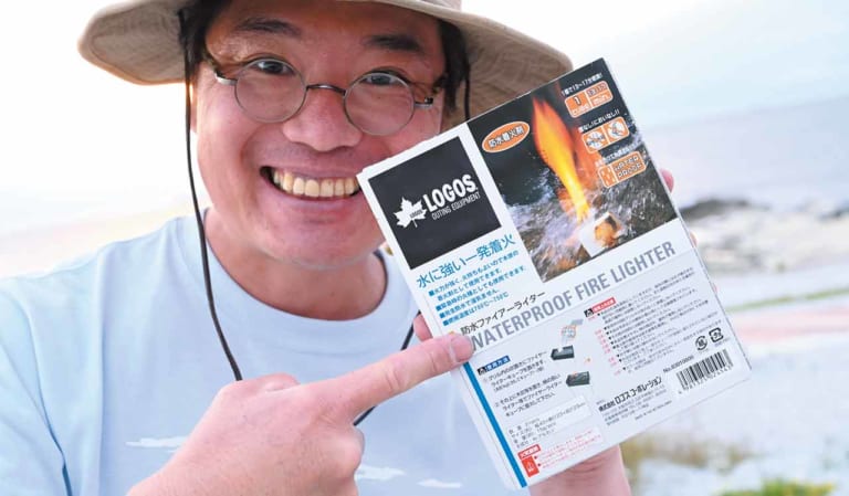 バイクでソロキャンプ|焚き火の起こし方|防水ファイヤーライター|“バイクでソロキャンプ”失敗しない焚き火台の選び方【キャンプの花形には徹底的にこだわれ!】