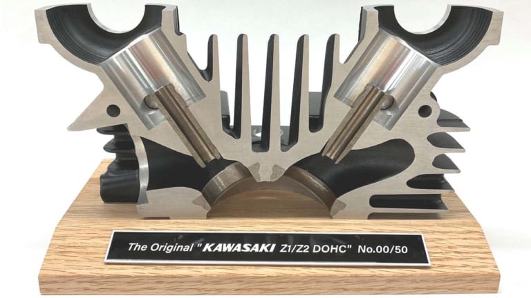 カワサキ Z2・Z1シリンダーヘッド カットモデル|50個限定、Zファン垂涎! カワサキがZ2・Z1シリンダーヘッド復刻記念カットモデルを発売