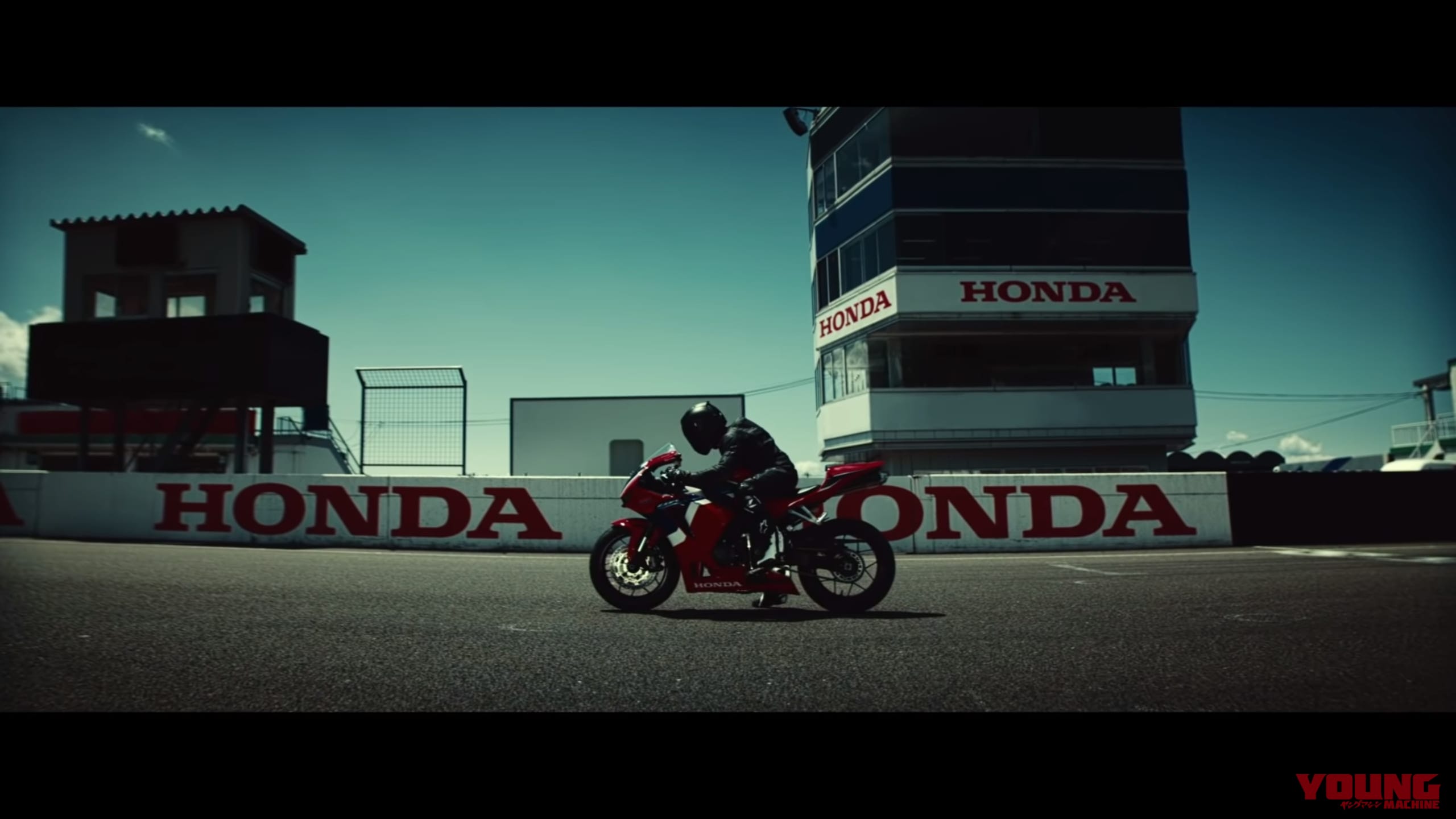 ホンダCBR600RR 2021年モデル|ホンダCBR600RRが新型に転生! ウイング装備でパワモ、トラコン、ウイリー制御、エンブレ制御も