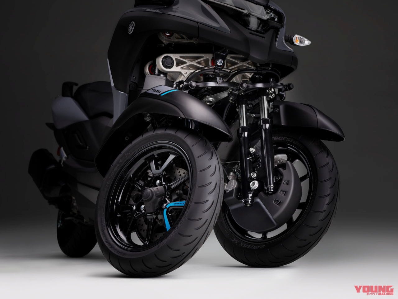 トリシティ300 ヤマハ|本当に転ばないバイクへ、また一歩! ヤマハ「トリシティ300」自立アシスト機能を携えて登場