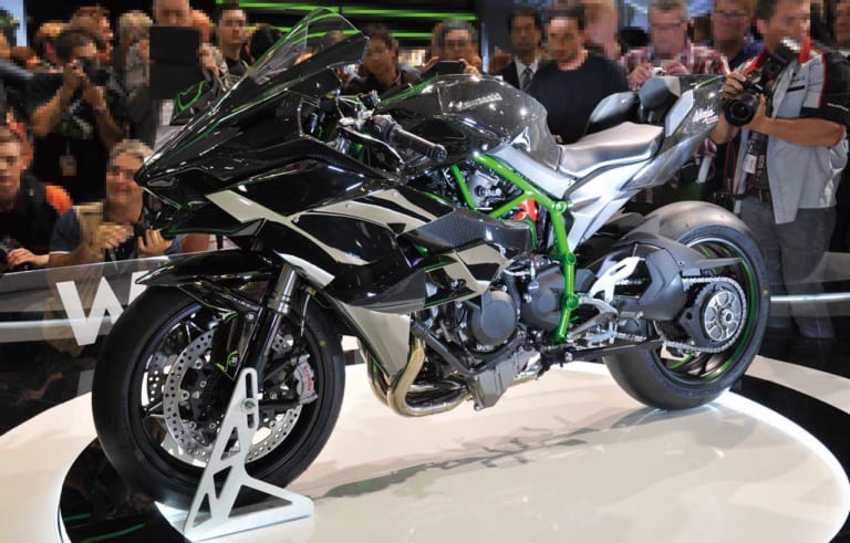 カワサキ H2R|電動バイクが時代を変えるために必要なのは”強烈なインパクト”〈バイク新車近未来予想〉