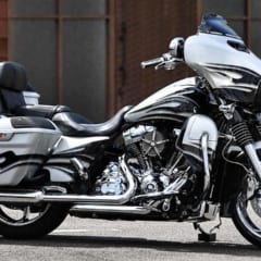 HD静岡の2015 FLHXSEカスタム