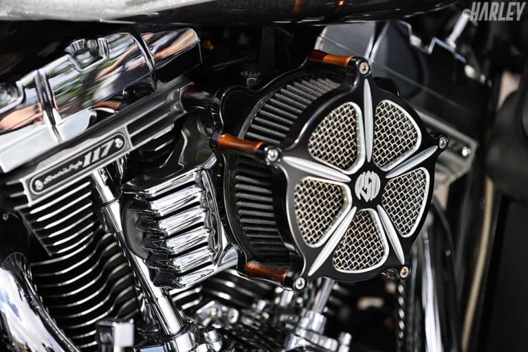 ハーレーダビッドソンFLHXSEストリートグライドCVOカスタム|最高級ツアラー・ストリートグライドCVOをカスタム【ハーレートレンドNEWS】