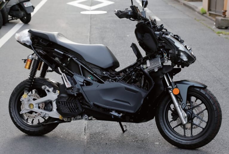 YMラボ謹製「ADV150ラリー」カスタムプロジェクト#4【外装パーツ取り外し作業】|YMラボ謹製「ADV150ラリー」カスタムプロジェクト#4【外装パーツ取り外し作業】