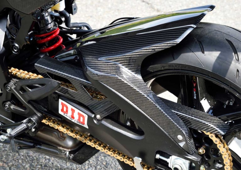 マジカルレーシングカスタムKATANA|ニューKATANAを独自の”MRコンセプト”でカスタム〈マジカルレーシング〉