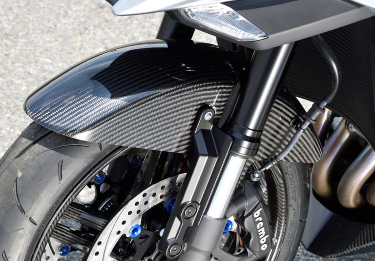 マジカルレーシングカスタムKATANA|ニューKATANAを独自の”MRコンセプト”でカスタム〈マジカルレーシング〉