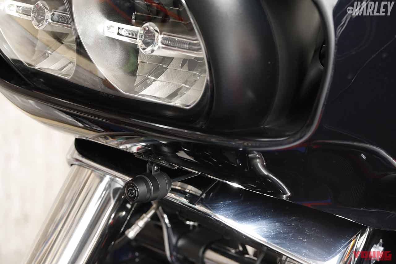 |延長ケーブル同梱でウルトラ系ハーレーでも配線OKのドライブレコーダー〈EDR-21GL〉