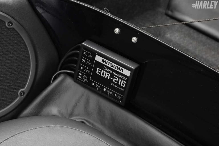 延長ケーブル同梱でウルトラ系ハーレーでも配線OKのドライブレコーダー〈EDR-21GL〉|延長ケーブル同梱でウルトラ系ハーレーでも配線OKのドライブレコーダー〈EDR-21GL〉