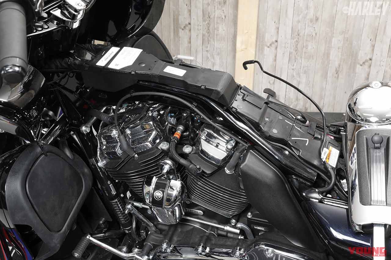 |延長ケーブル同梱でウルトラ系ハーレーでも配線OKのドライブレコーダー〈EDR-21GL〉