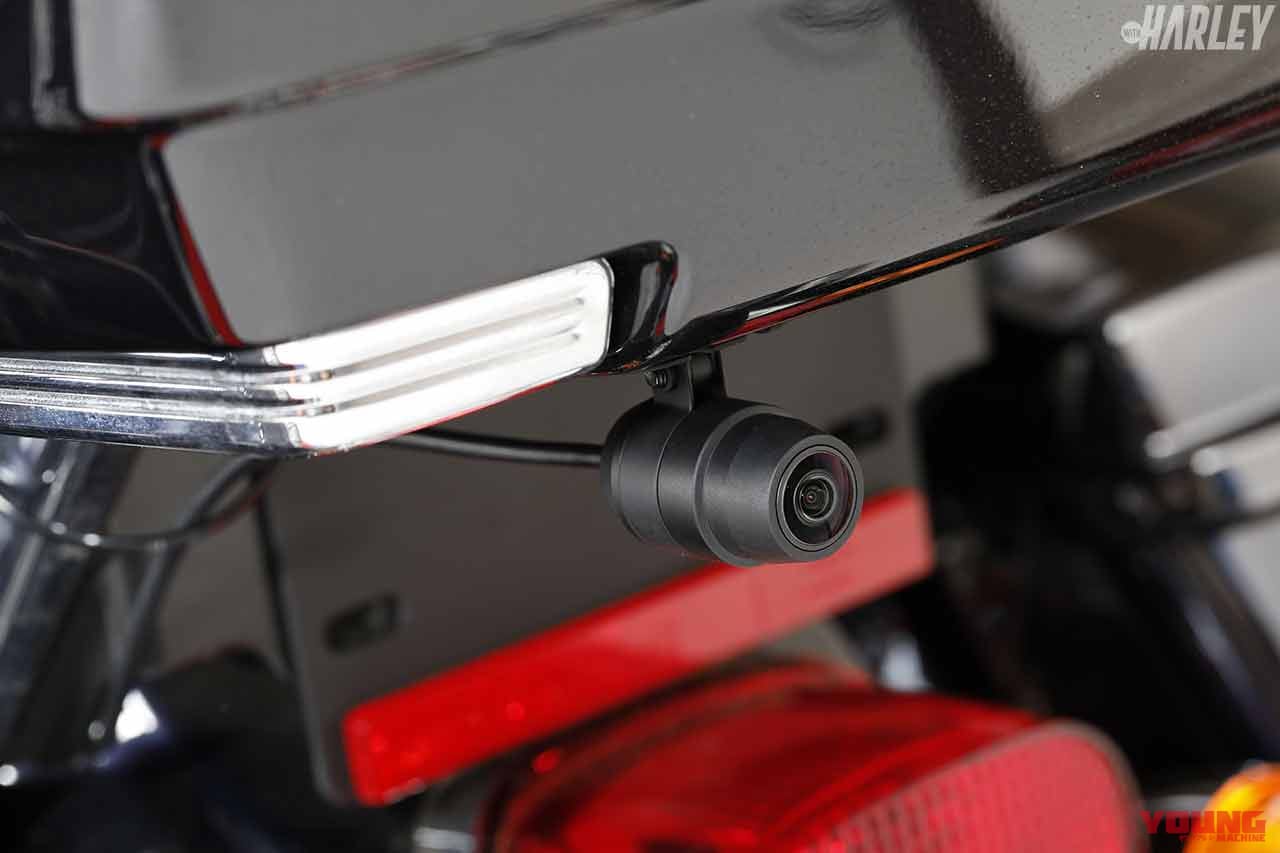 |延長ケーブル同梱でウルトラ系ハーレーでも配線OKのドライブレコーダー〈EDR-21GL〉