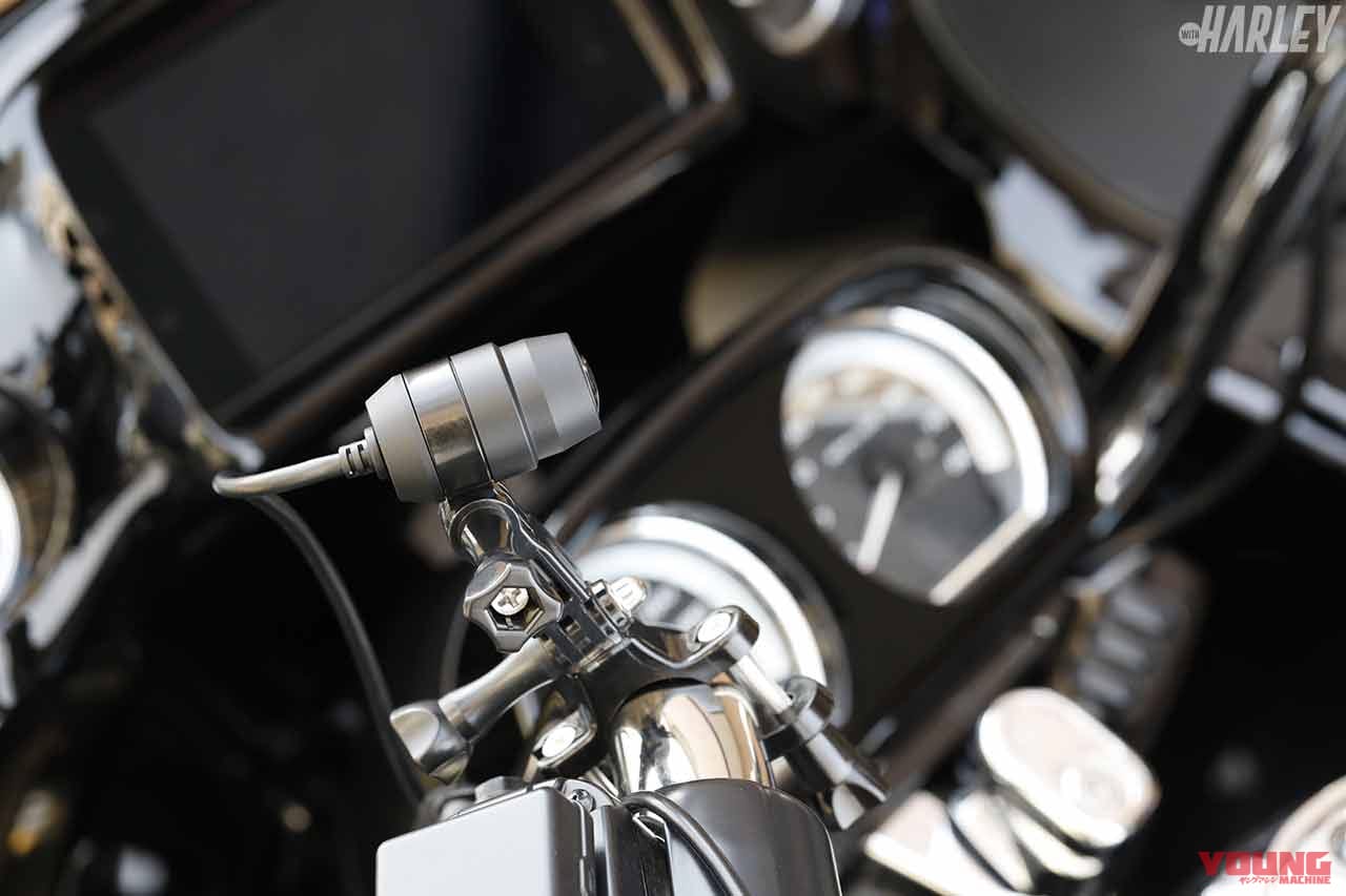 |延長ケーブル同梱でウルトラ系ハーレーでも配線OKのドライブレコーダー〈EDR-21GL〉
