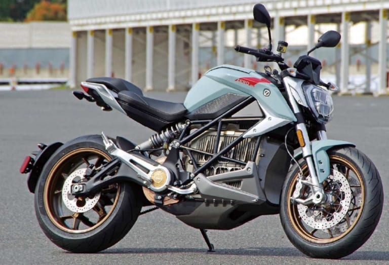 ゼロモーターサイクルズ SR/F|電動バイクが時代を変えるために必要なのは”強烈なインパクト”〈バイク新車近未来予想〉