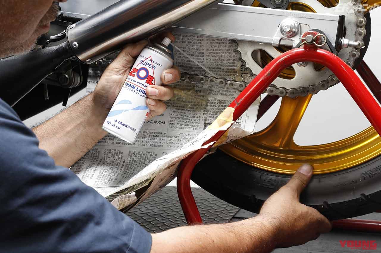 |久しぶりに走らせる2サイクル車はエンジン始動前に注意深くメンテを〈スーパーゾイル〉