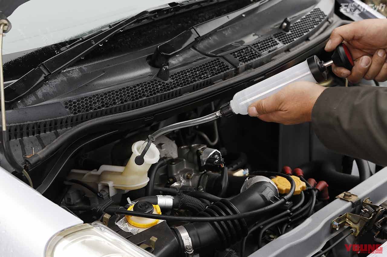 なにかと気を遣うブレーキフルードの交換を簡単確実に行える便利工具 7選 Webヤングマシン 最新バイク情報 なにかと気を遣うブレーキフルードの交換を簡単確実に行える便利工具 7選 Webヤングマシン 最新バイク情報