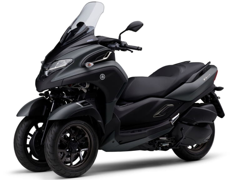本当に転ばないバイクへ、また一歩！ ヤマハ「トリシティ300」自立