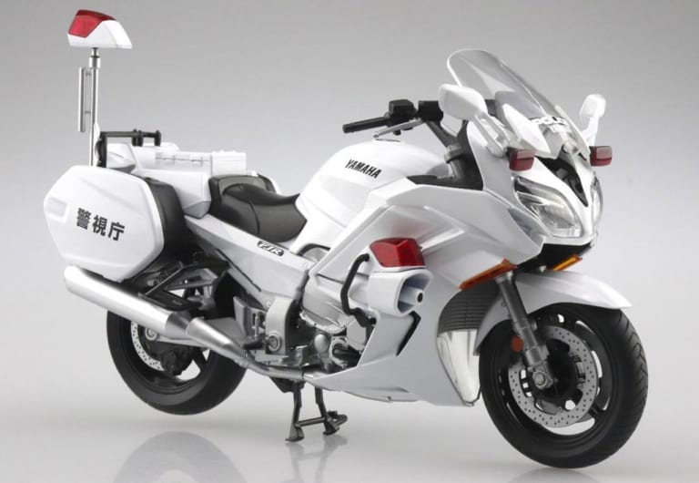 青島文化教材社 1/12 完成品バイク YAMAHAFJR1300P 白バイ(警視庁)|ヤンマシ的ホットアイテムピックアップ〈アライ|SHOEI|Kabutoヘルメット他〉