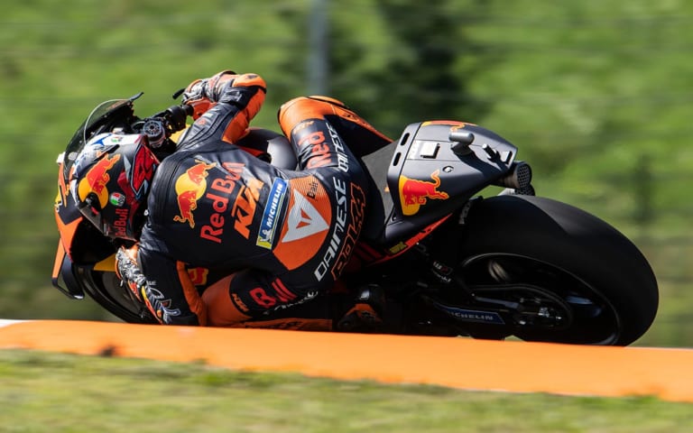 ブラッド・ビンダー|KTM、’20モトGP第4戦にて悲願の初優勝、その舞台裏【長年の熟成&育成が結実】