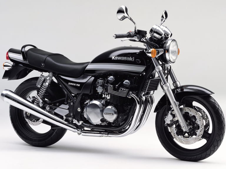2005年モデルのゼファー750|カワサキ「Z900RS」歴代カラー大図鑑【ゼファー再降臨・2021年モデル】