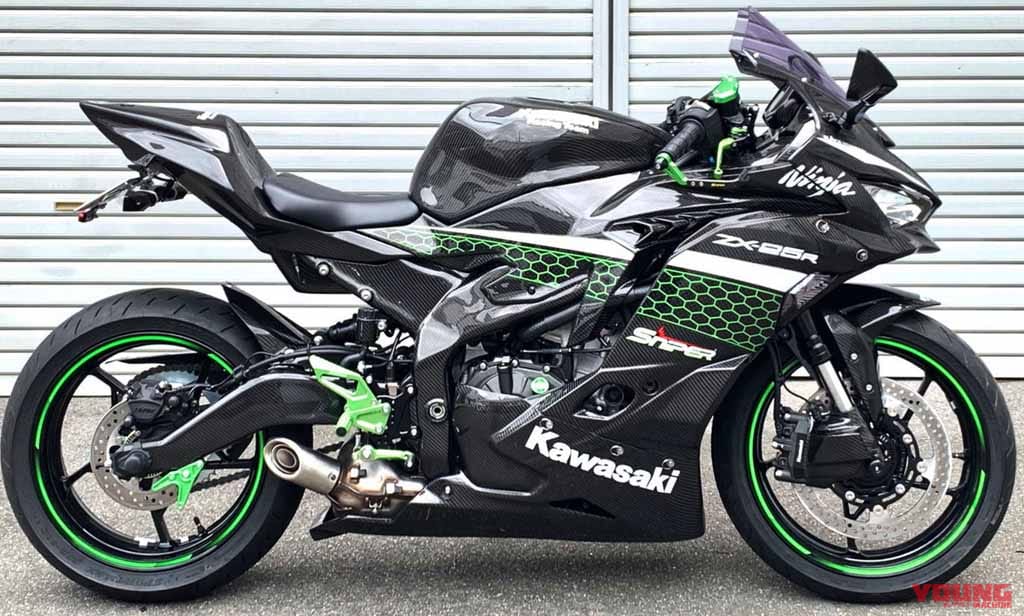 |A-TECHのフルカーボン外装!「ニンジャZX-25R」のシルエットが一気にレーシーに