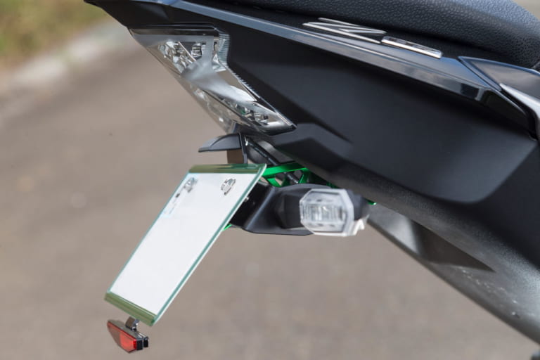 ストライカー カワサキZH2用フェンダーレス キット|【ストライカー×Z H2】軽量化とスタイルアップでスポーツ性を向上する【マフラーほか】