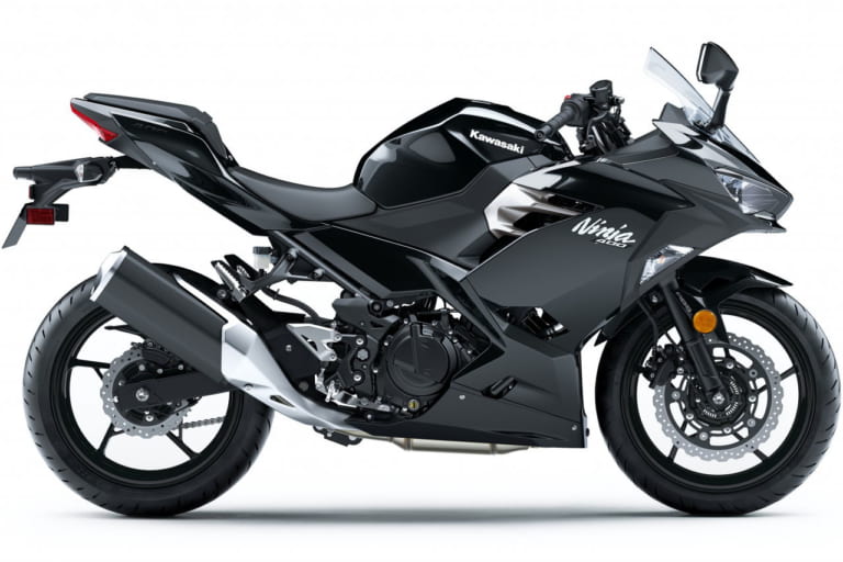 KAWASAKI Ninja 400|中古相場もわかる! カワサキ「ニンジャ400」歴代モデル図鑑【2021モデル:ツール感のあるティール色】