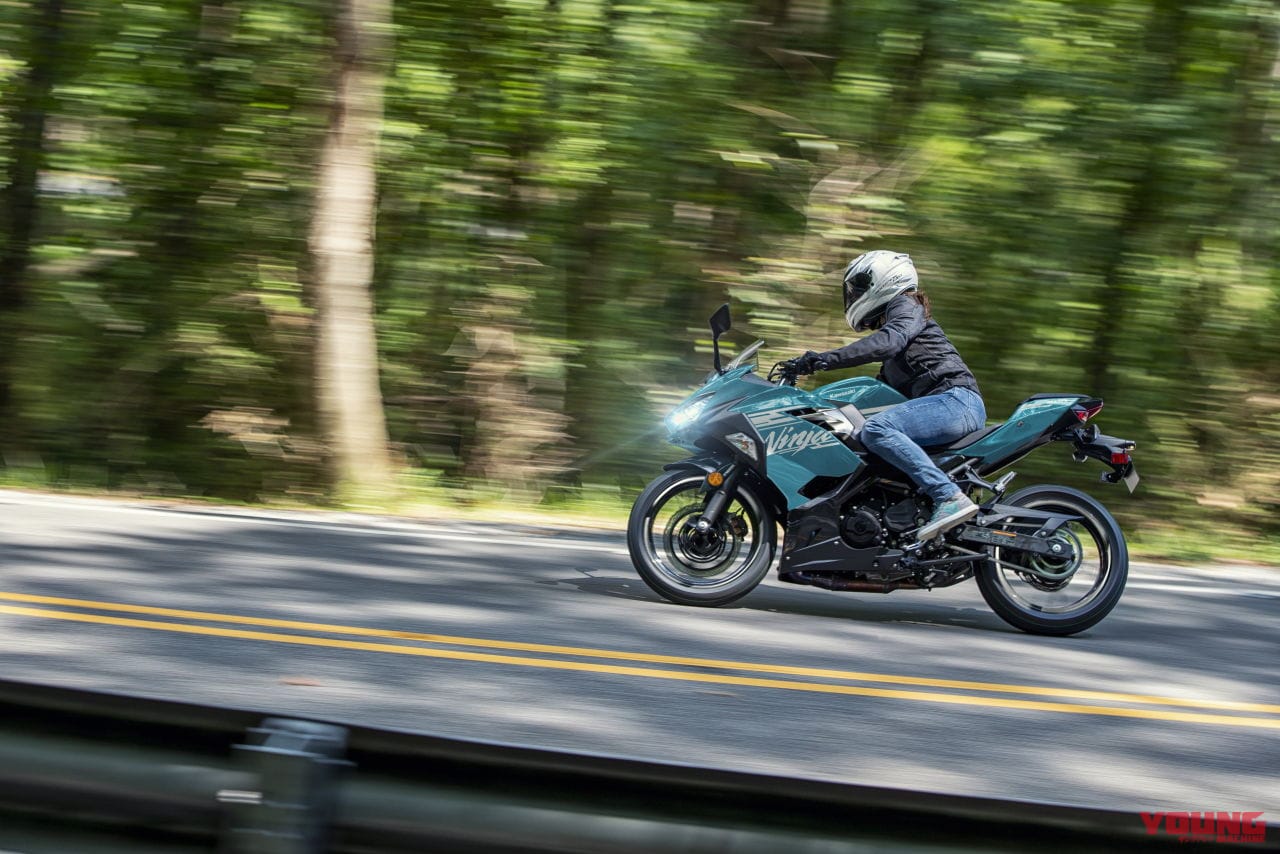 カワサキ ニンジャ400|新種の青緑が登場! カワサキ「ニンジャ400」が2021型ニューカラー&グラフィックで本日10/1発売