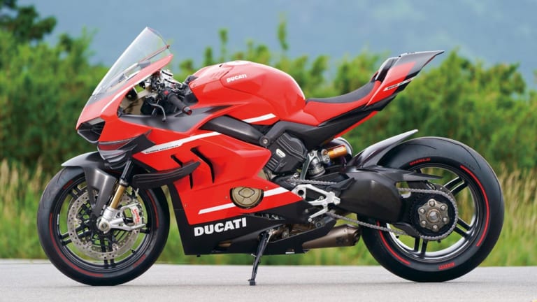 ドゥカティ スーパーレッジェーラ V4|ドゥカティ スーパーレッジェーラV4 実車チェック【驚異の乾燥重量159kg!】