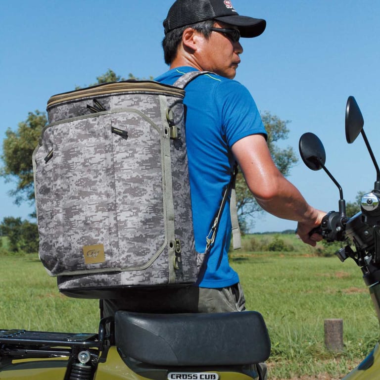 ゴールドウインモーターサイクル クロスオーバーリアバッグ35|マルチユースでソロキャンプにも使える35Lボックスリュック〈ゴールドウイン〉