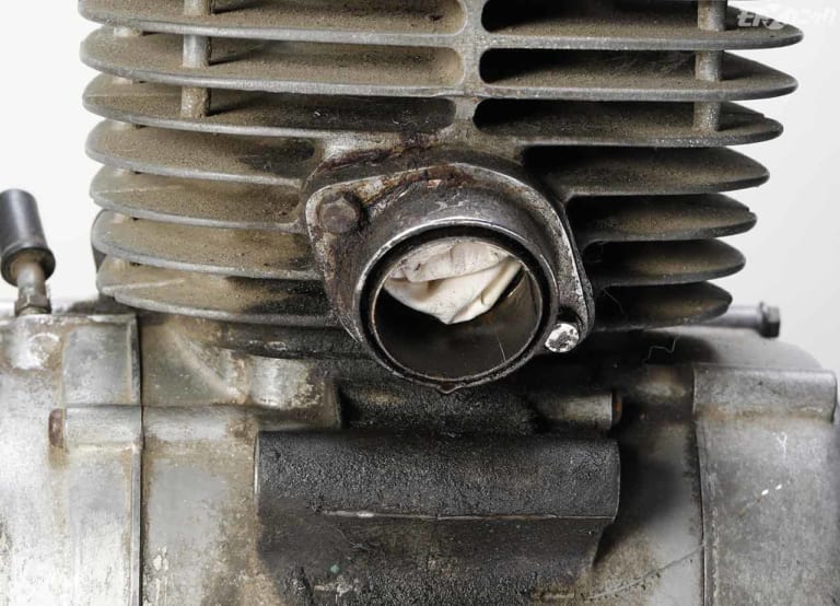 EZブラストの"重曹パウダー"クリーニングで旧車エンジンの外観をリフレッシュ|EZブラストの”重曹パウダー”クリーニングで旧車エンジンの外観をリフレッシュ