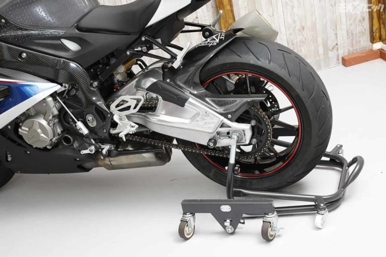 メンテナンススタンド ガレージレボ STDショートタイプ|安定安心のメンテナンススタンド、アップ状態で前後左右に自由自在〈ガレージレボ〉