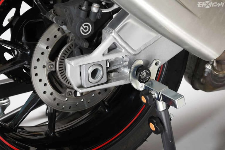 メンテナンススタンド ガレージレボ STDショートタイプ|安定安心のメンテナンススタンド、アップ状態で前後左右に自由自在〈ガレージレボ〉