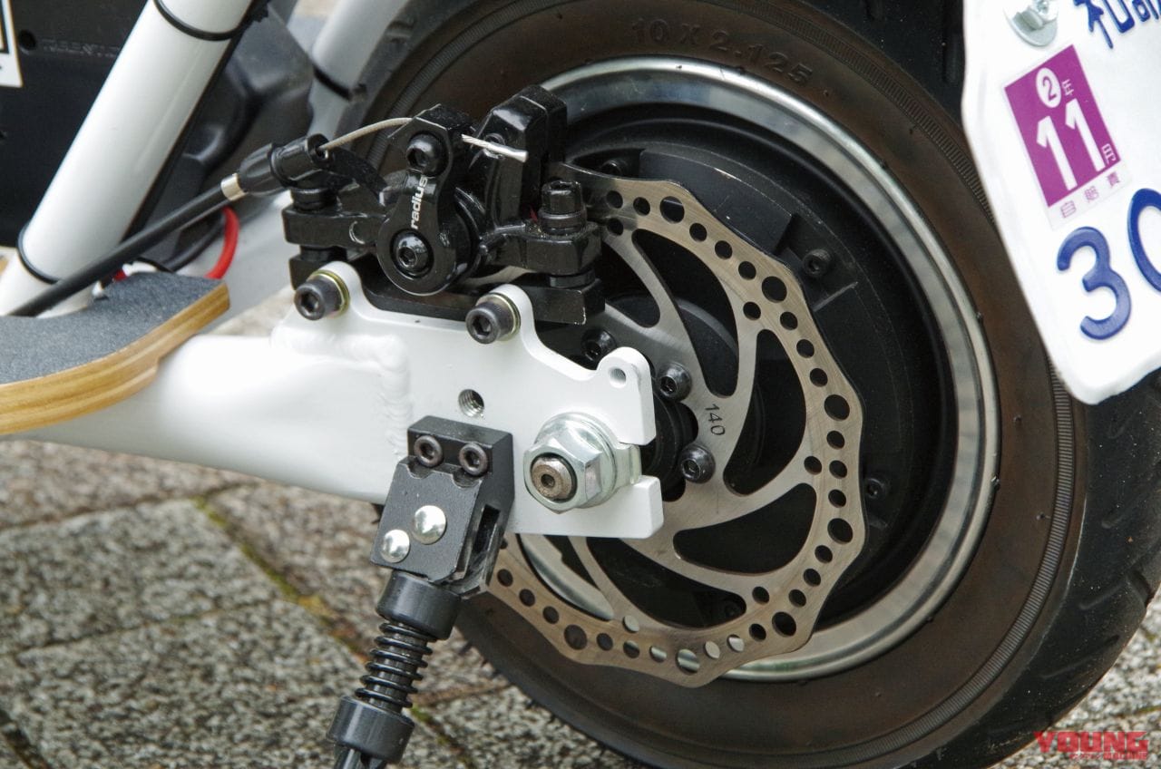 |立ち乗り電動スクーター「クロススクーター ロム」試乗レポート【チョイ乗りが楽しい原付】